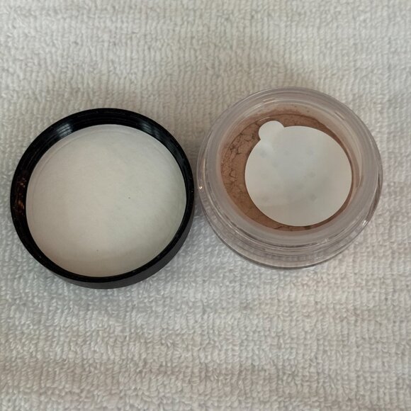 bareMinerals Bisque 1B Concealer Multi-Tasking Minerals SPF 20 2.5g .08 oz - 0B1 - Picture 5 of 7